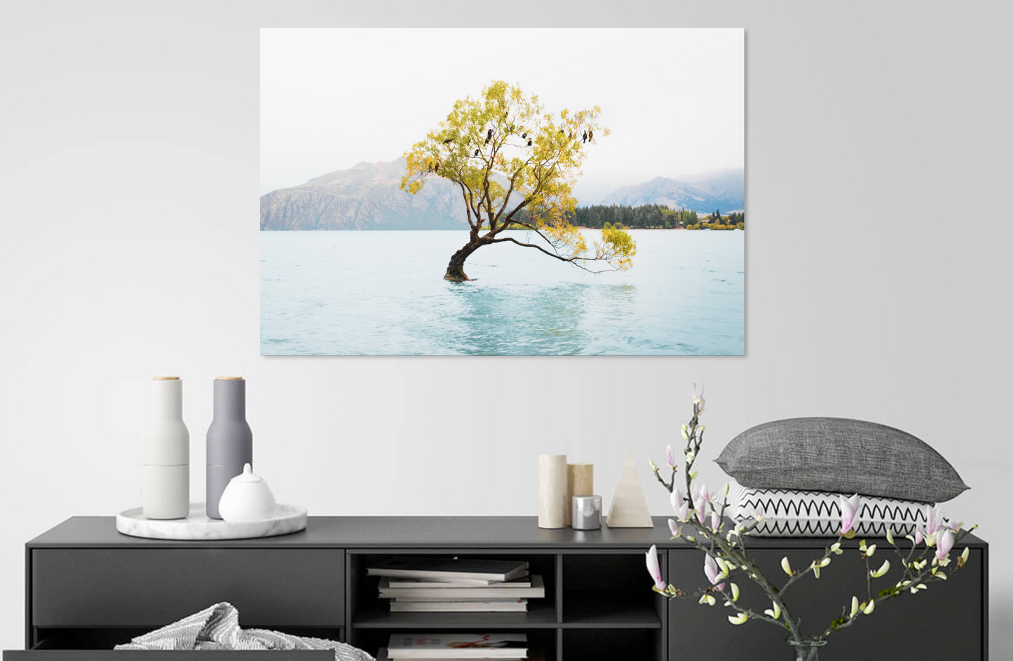 THE WANAKA TREE